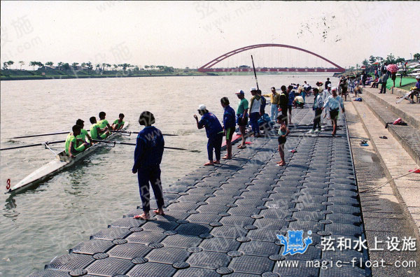 �pͧ����ƽ̨